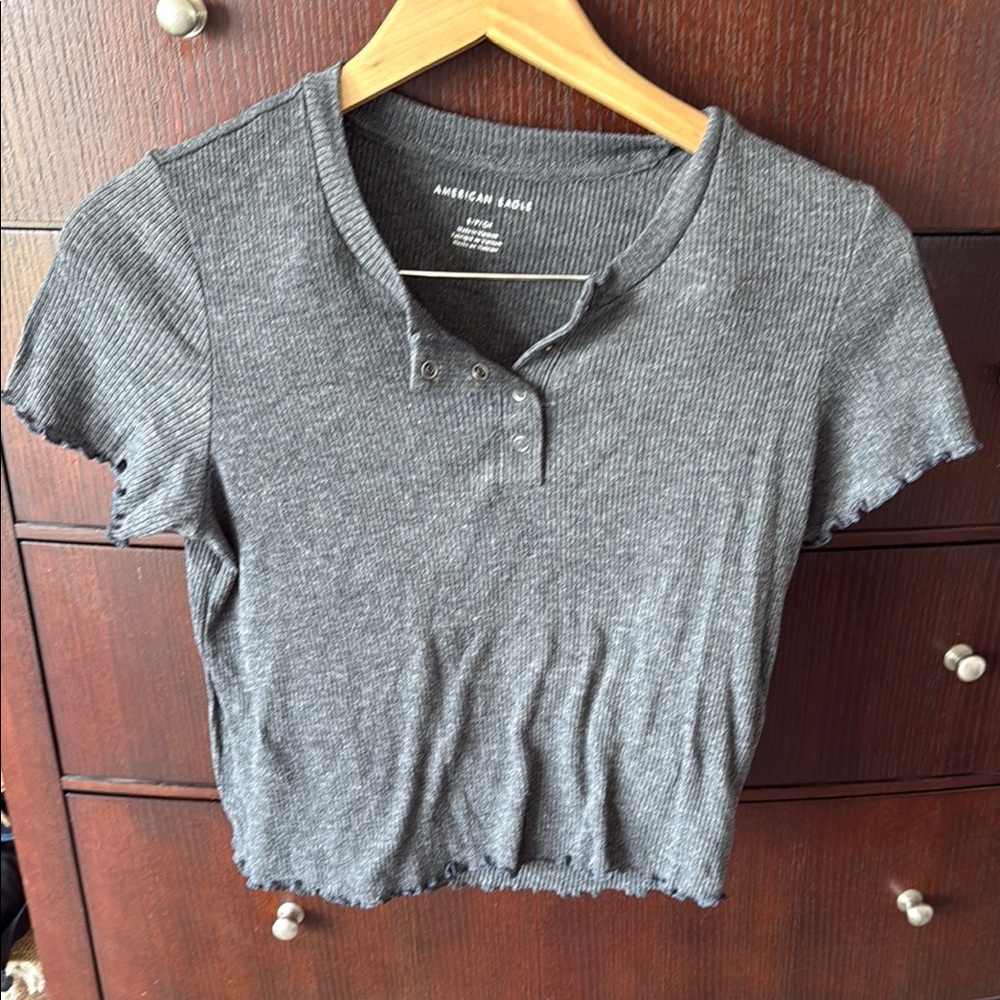 American Eagle Outfitters Gray Cropped Polo T-Shirt